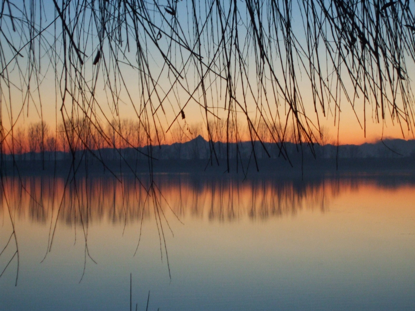 Tramonto sul Monviso dal Lago di Salasco (VC)