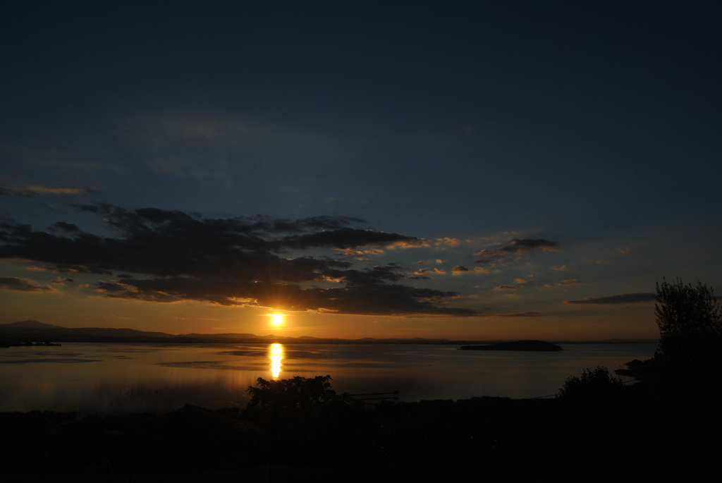 Tramonto sul Trasimeno