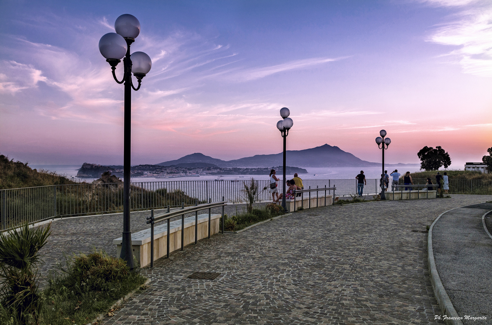 Tramonto sull' isola di Procida 