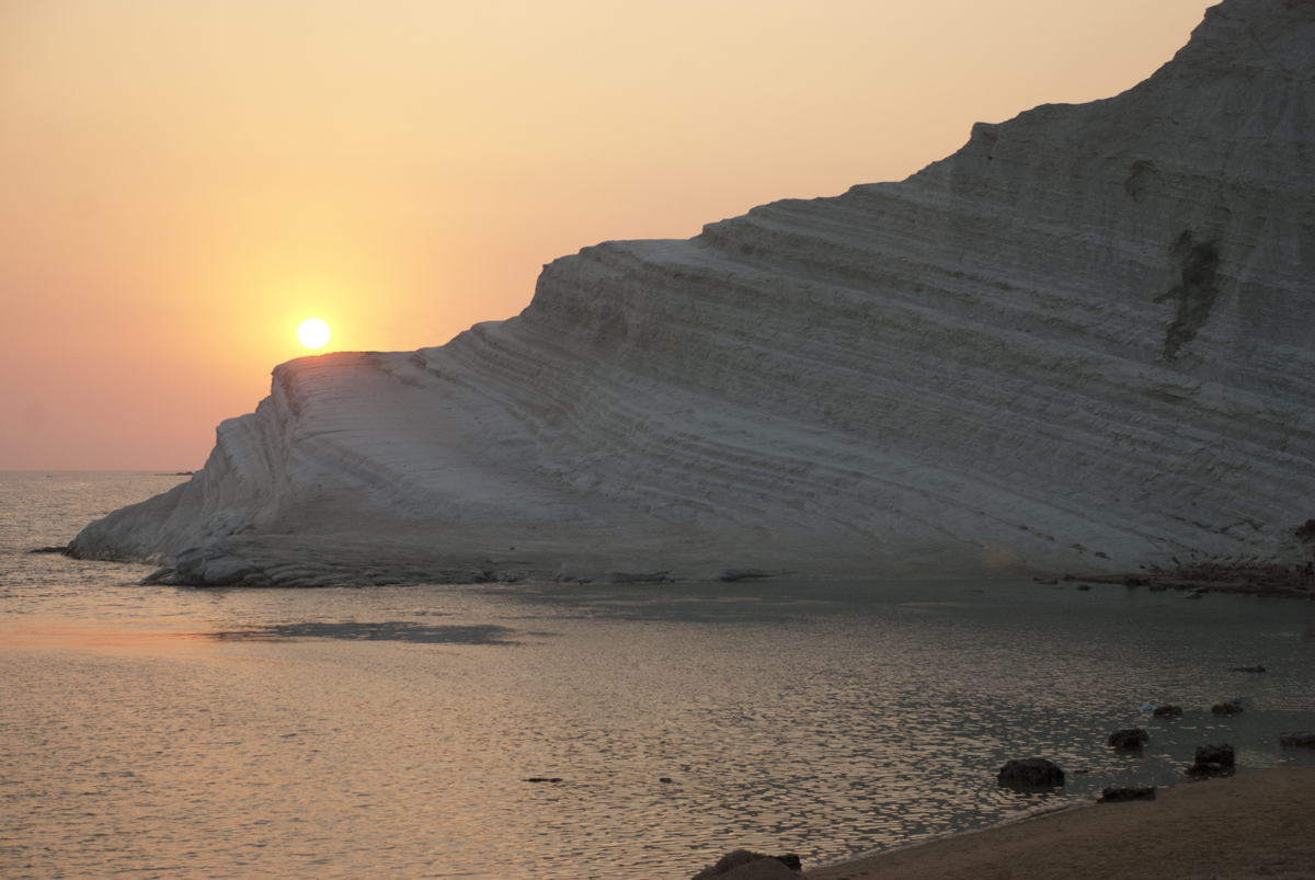 tramonto sulla scogliera