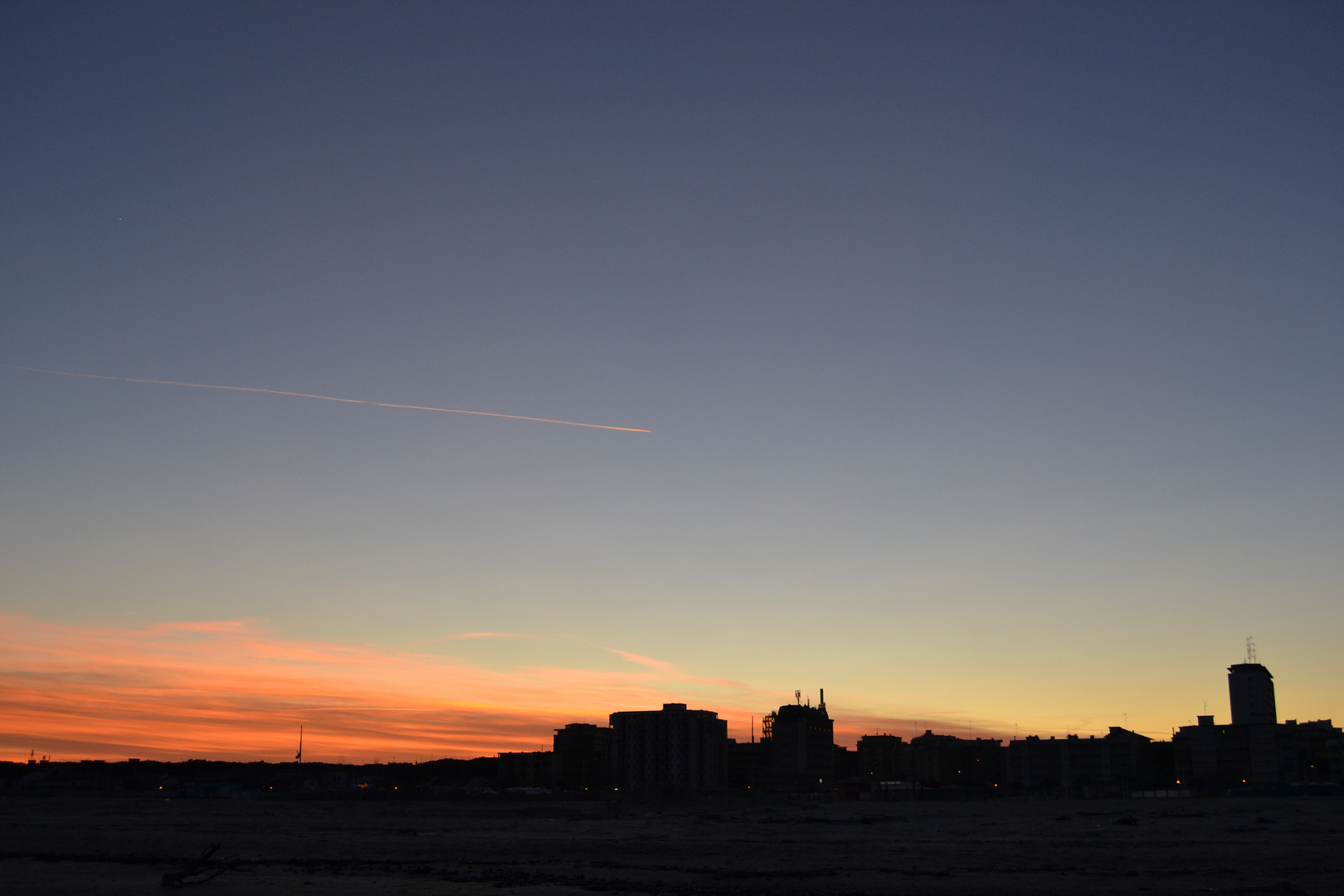 tramonto sulla spiaggia