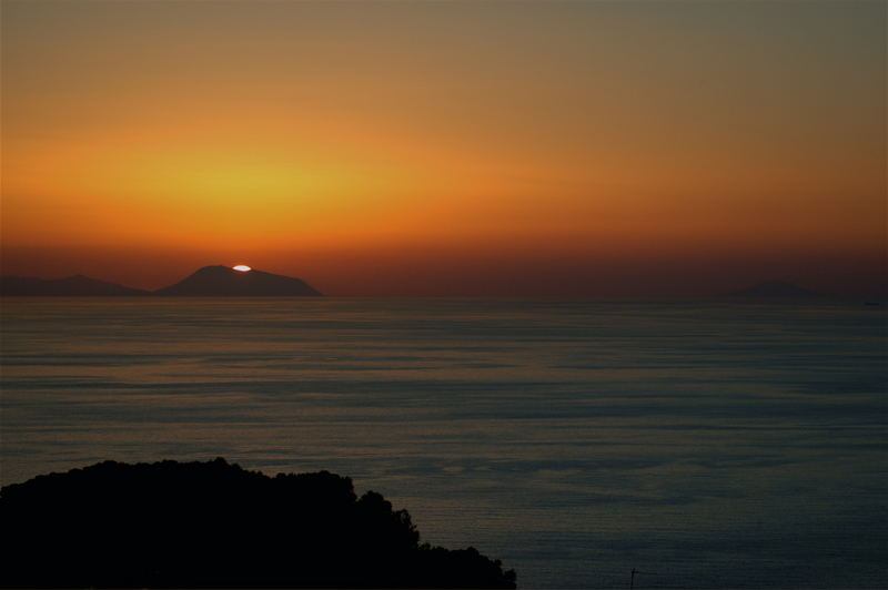 Tramonto sulle Eolie