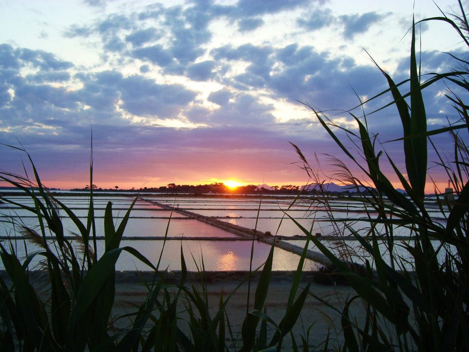 tramonto sulle saline di marsala