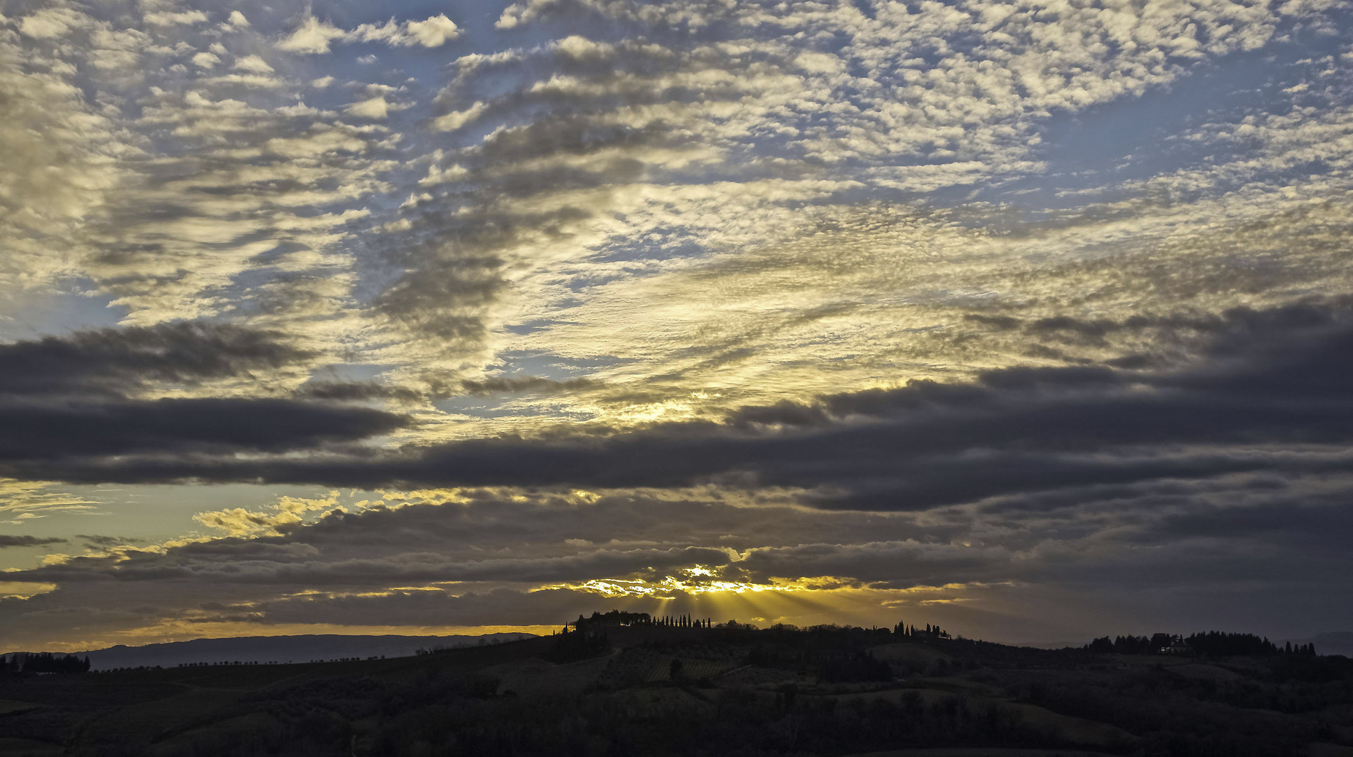 Tramonto toscano.