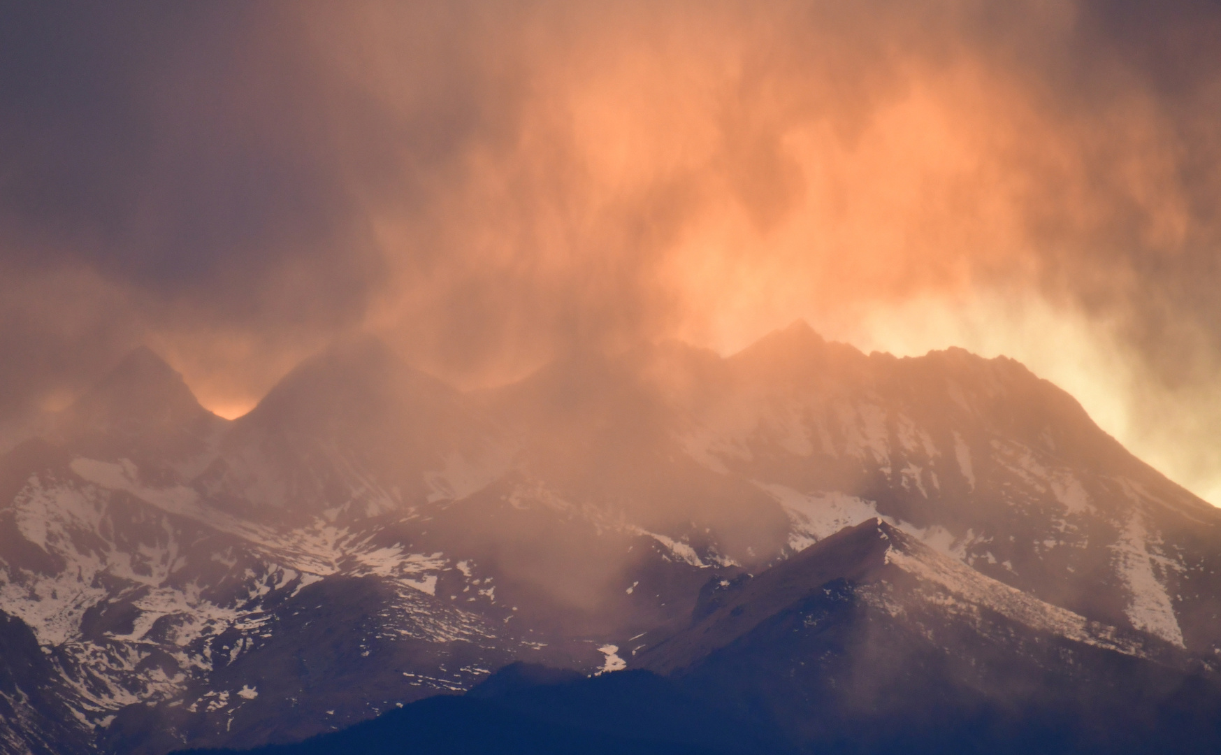 Tramonto tra le nuvole