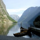 Tranquilidad en los fiordos de Noruega