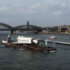 Transport der Raumfähre Buran auf dem Rhein bei Köln 2008