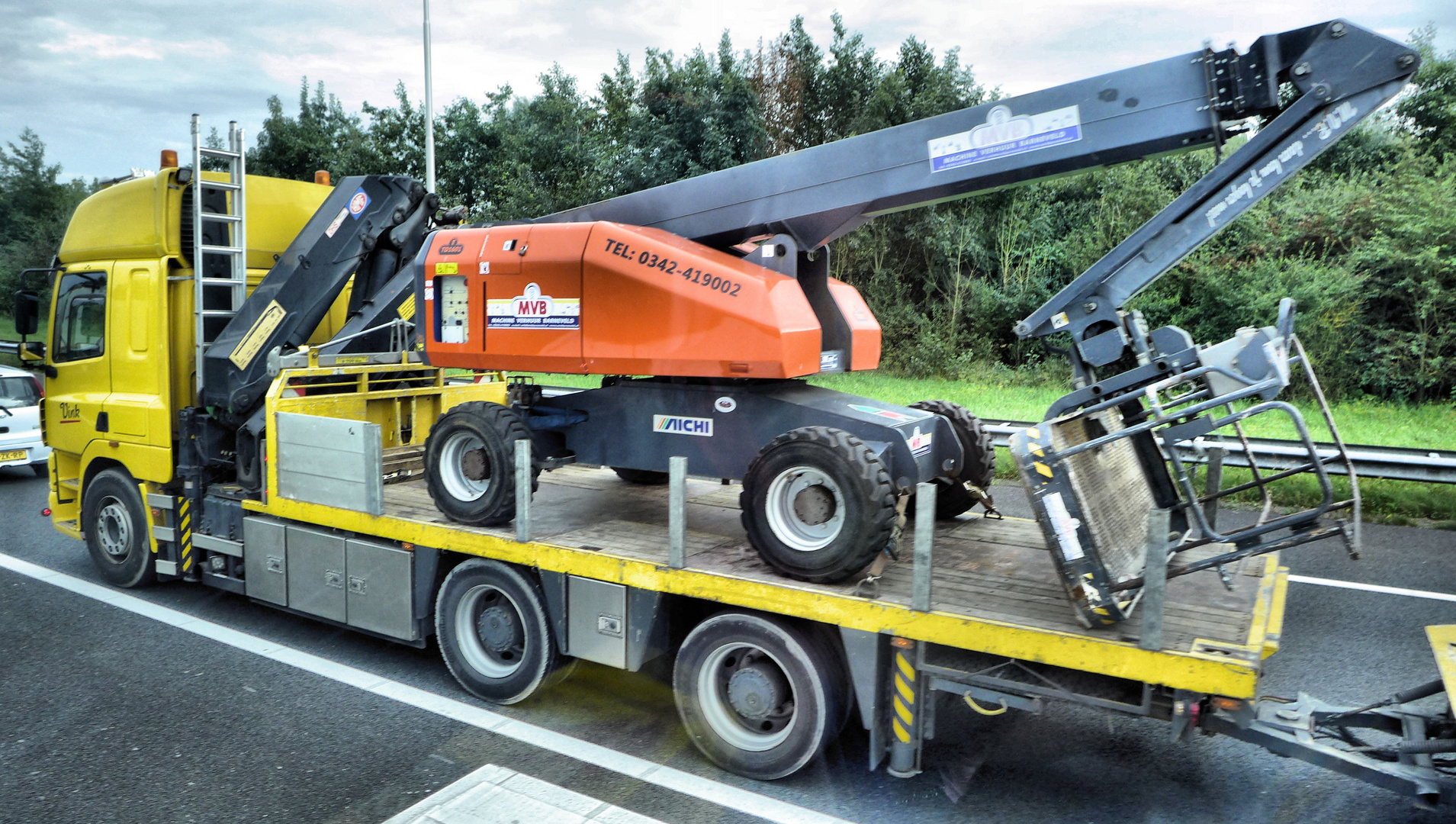 Transport einer Hebebühne