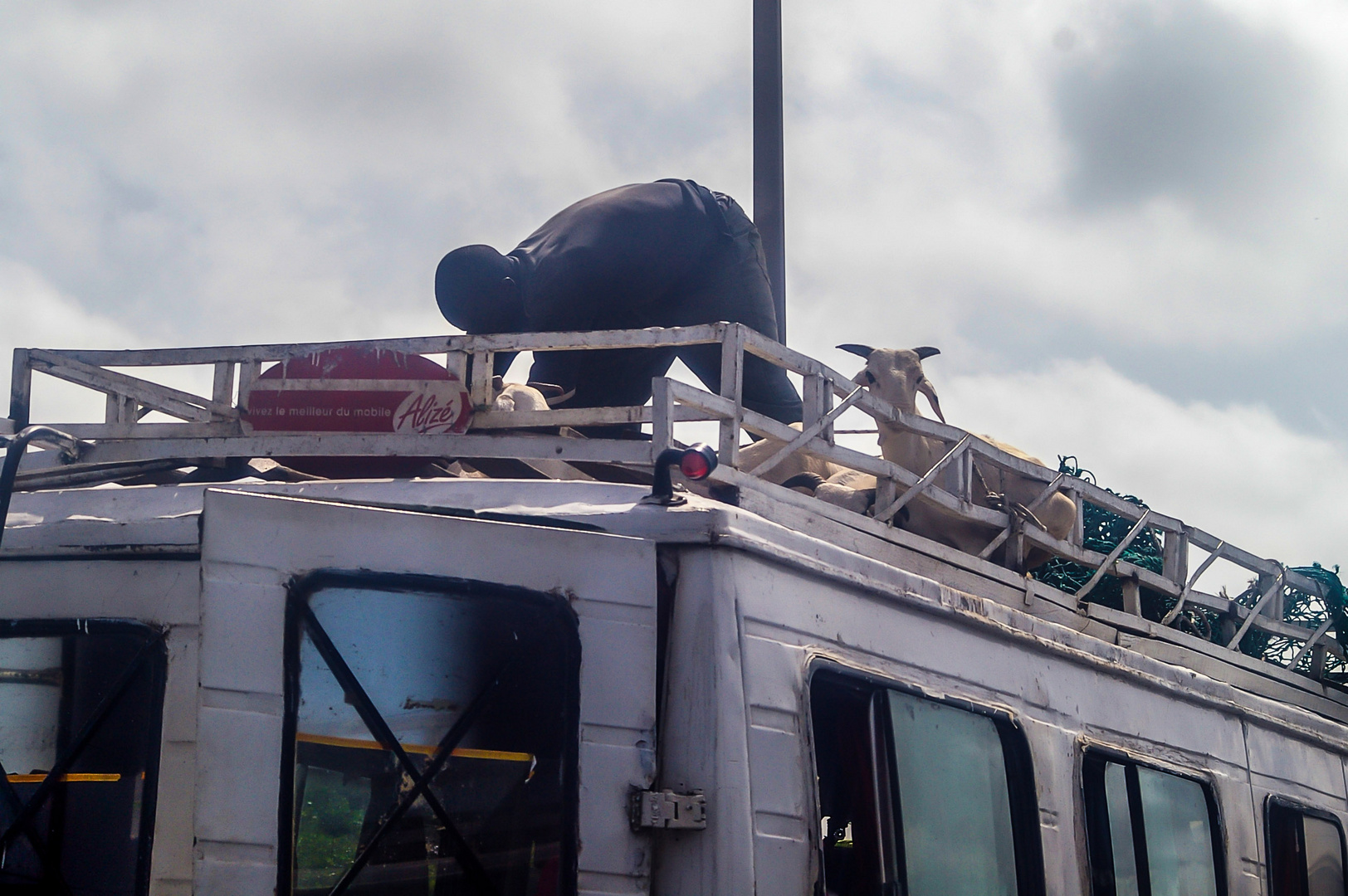 Transport im Senegal: Dachgepäck