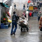 Transport schwierig und anstrengend im Stadtbereich mit so vielen Kanälen