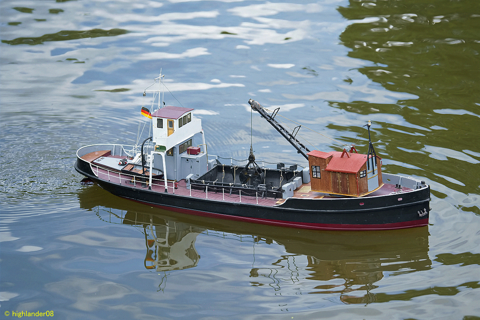 Transportschiff mit Ladekran + L_DSC6456