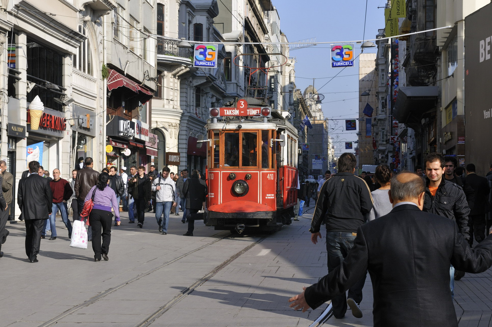 Tranvía en Istiklal caddesi