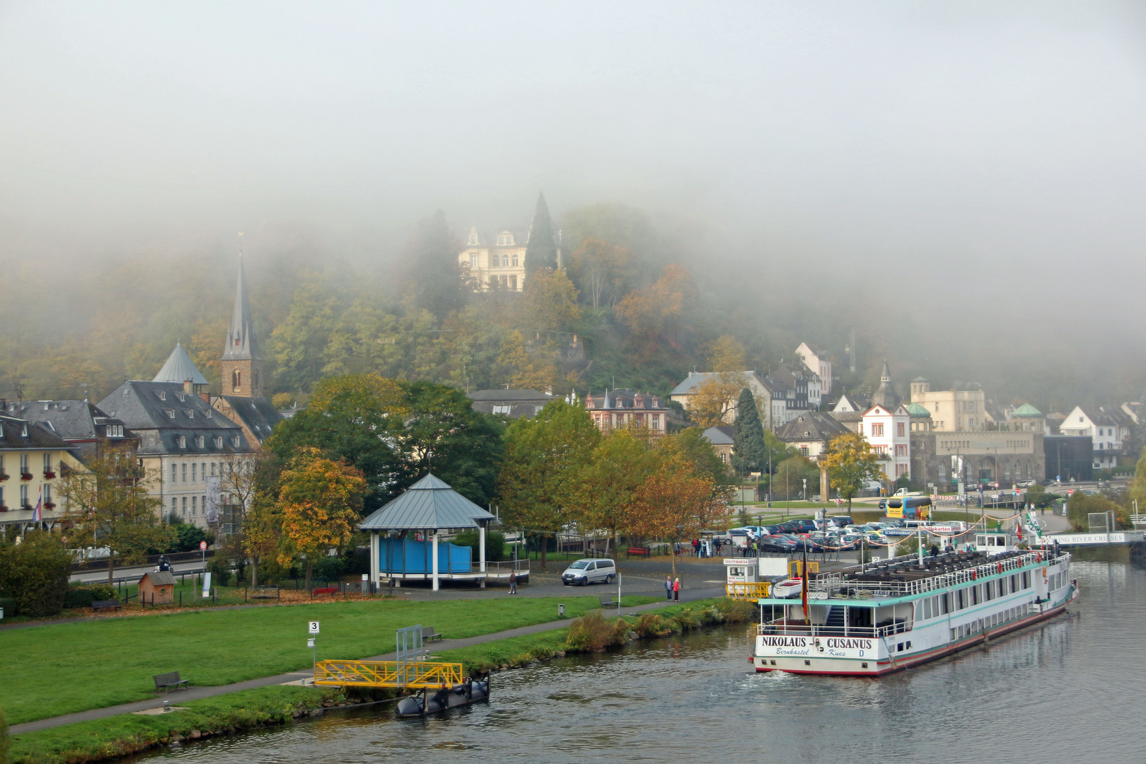 Trarbach im Nebel