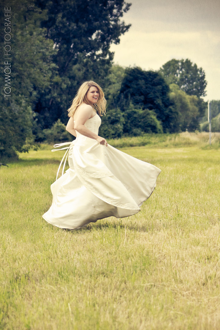 Trash-the-Dress 2011 - Part IX