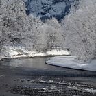 Traumhafte Winterlandschaft am Bergbach...