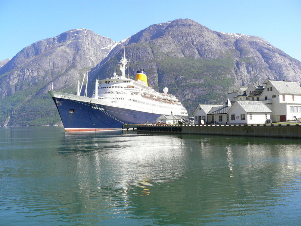 Traumschiff am Eidfjord/Norwegen