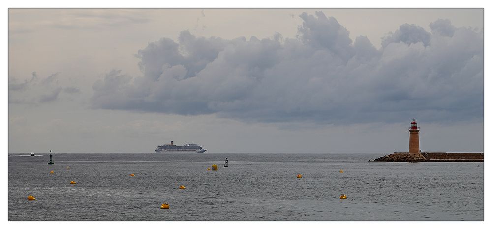 Traumschiff am Horizont