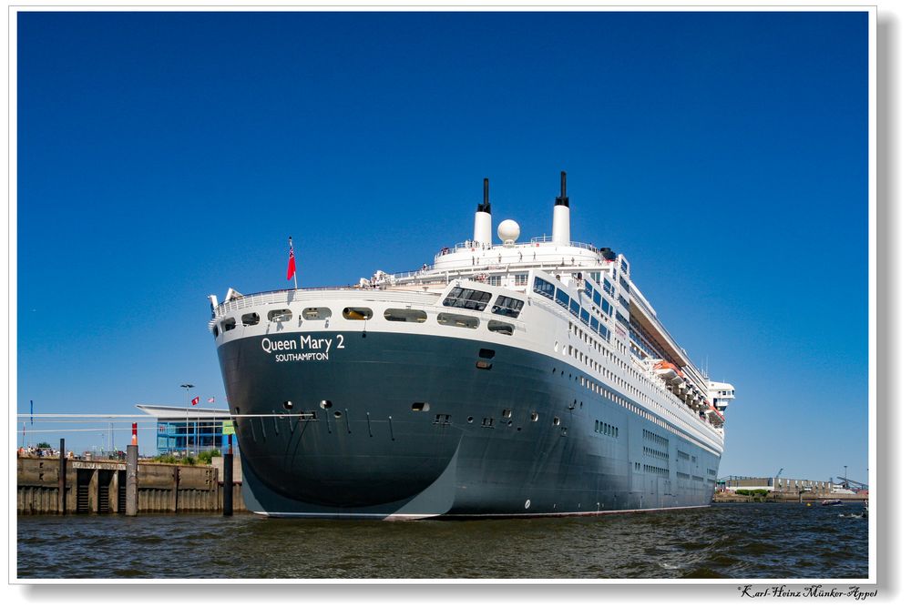 Traumschiff im Hamburger Hafen