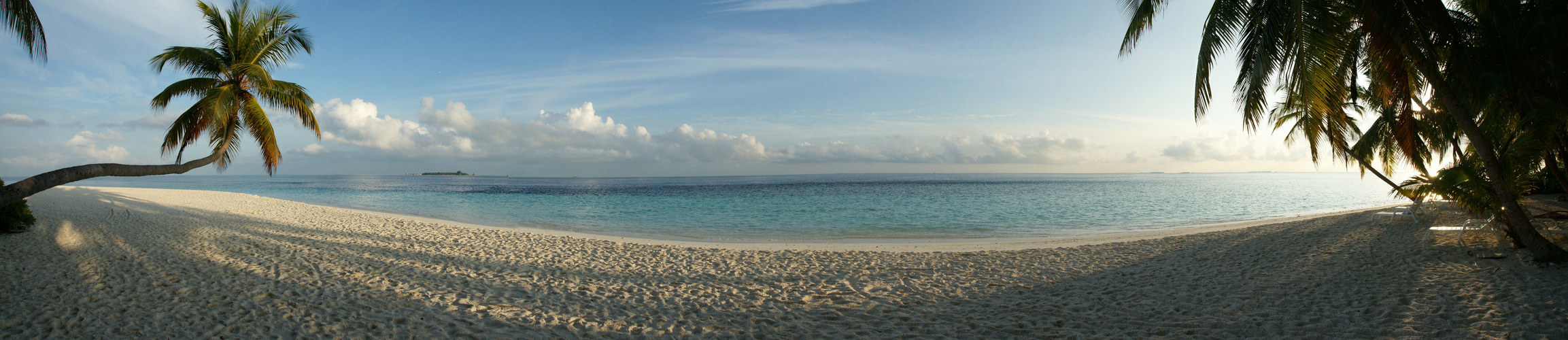 Traumstrand im sanften Morgenlicht