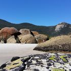 Traumstrand mit Felsen 