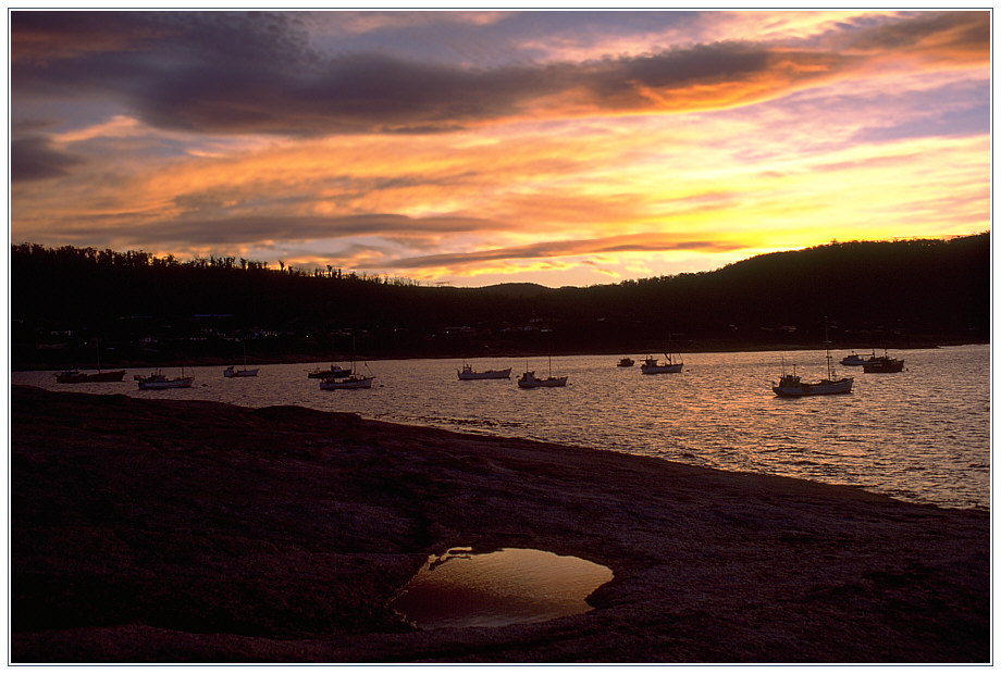 Traumziel Tasmanien: Sonnenuntergang über der Maclean Bay, Bicheno