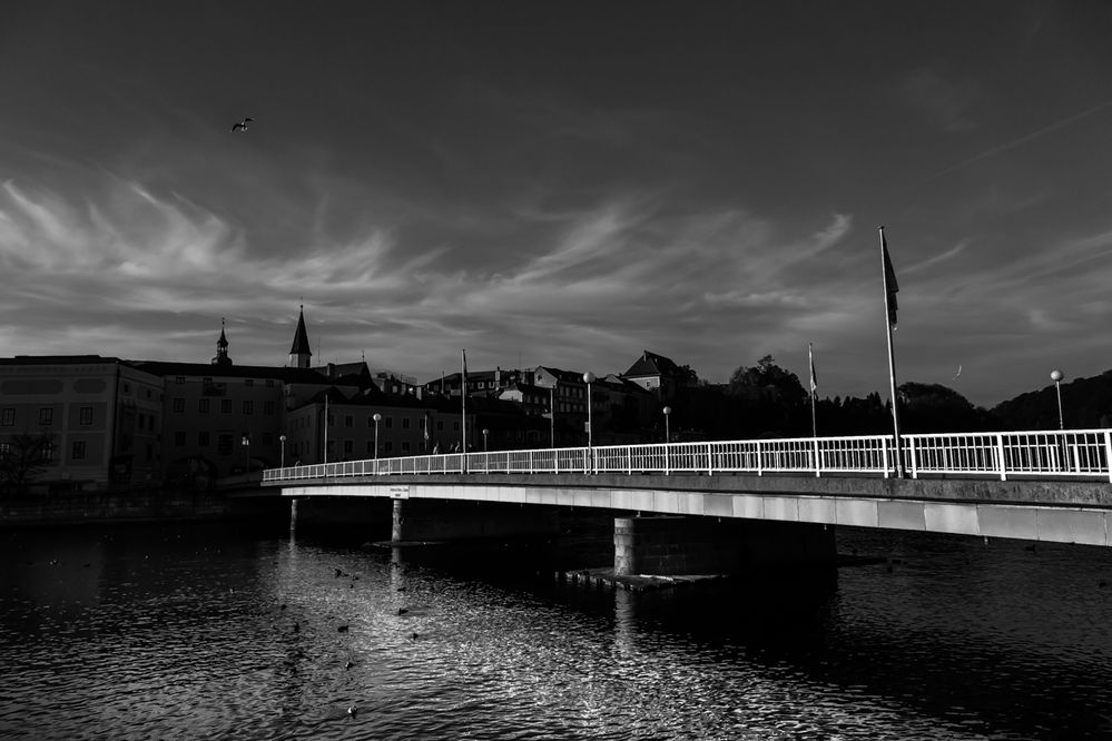 Traunbrücke (Gmunden) im späten Nachmittagslicht