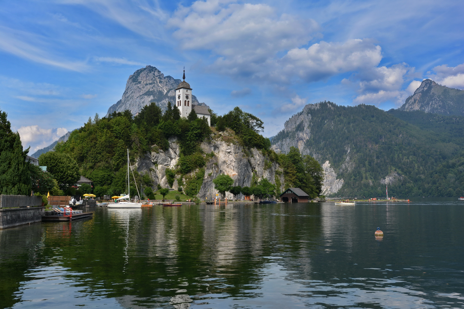 Traunkirchen am Traunsee... im Hintergrund der Traunstein...