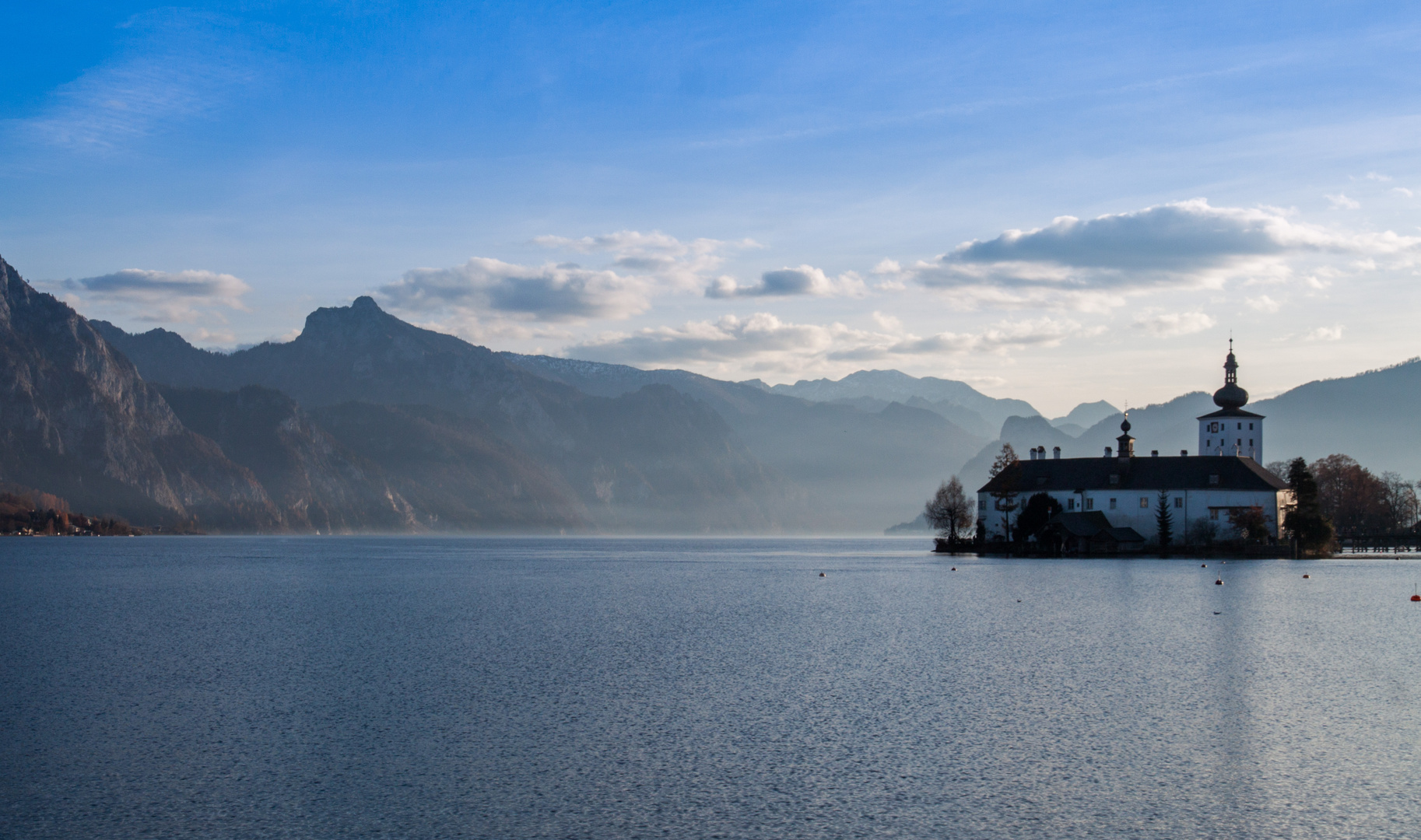 Traunsee mit Schloss Orth