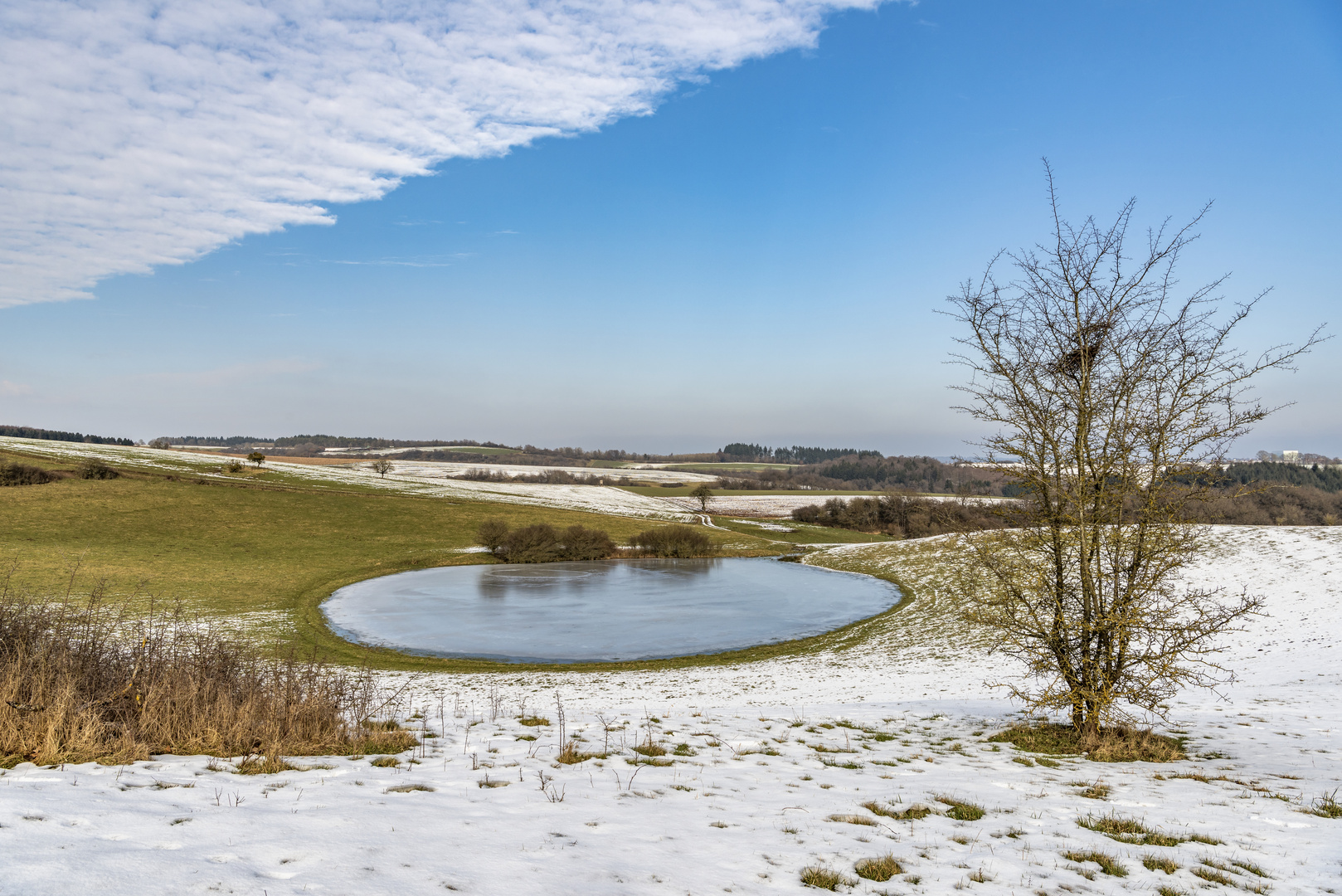 *Trautzberger Maar im Winter*