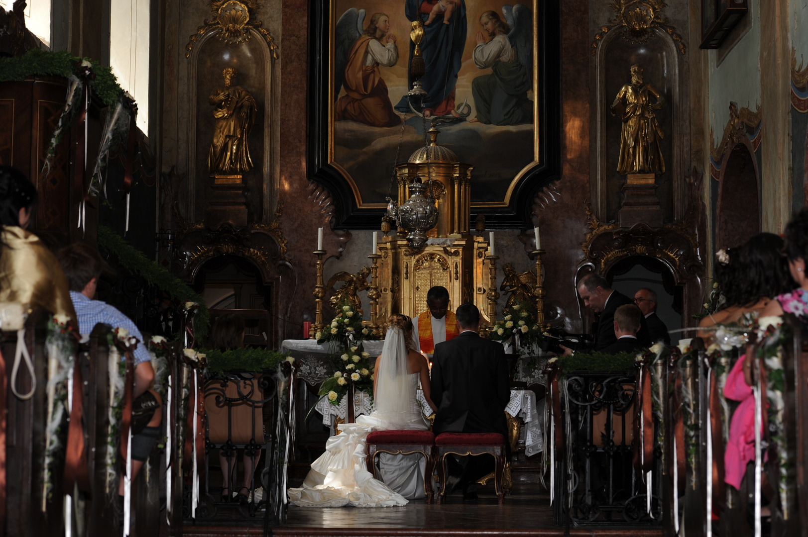 Trauung vor dem Altar (Hochzeit/Wedding)