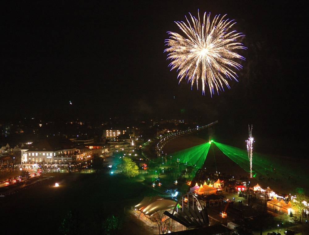 Travemünde - Silvester 2006 - Feuerwerk mit Lasershow