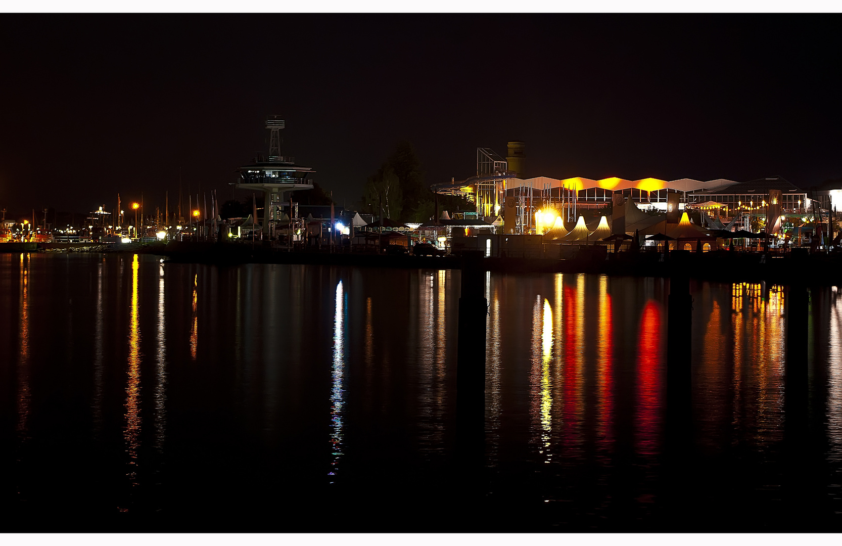 Travemünder Woche bei Nacht