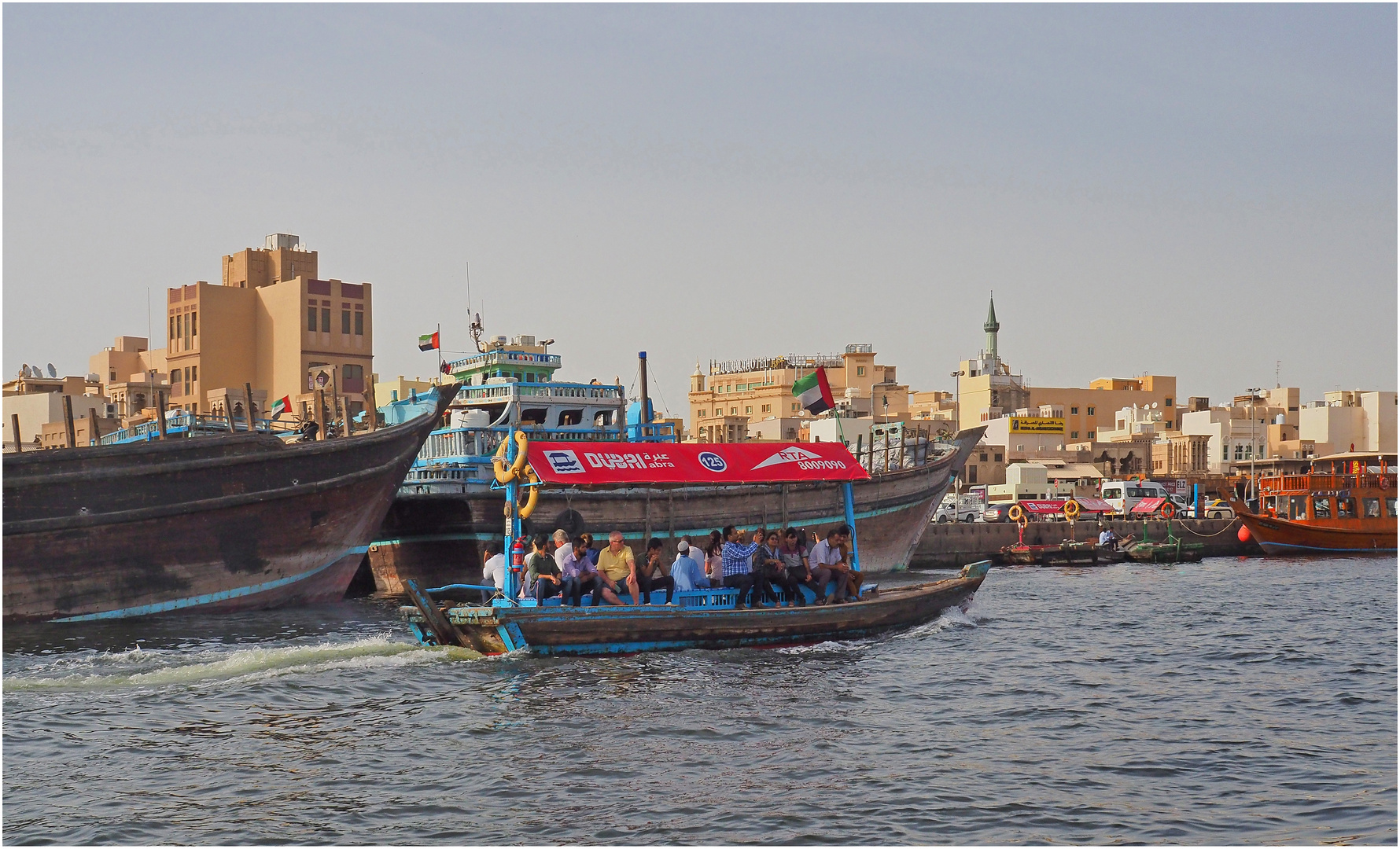 Traversée du Khor Dubaï en abra