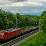 Traxx 3 mit leeren Rungenwagen