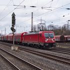 Traxx mit Güterzug in Hagen-Vorhalle