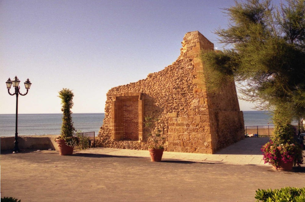 Tre Fontane - Torre Saracena restaurata