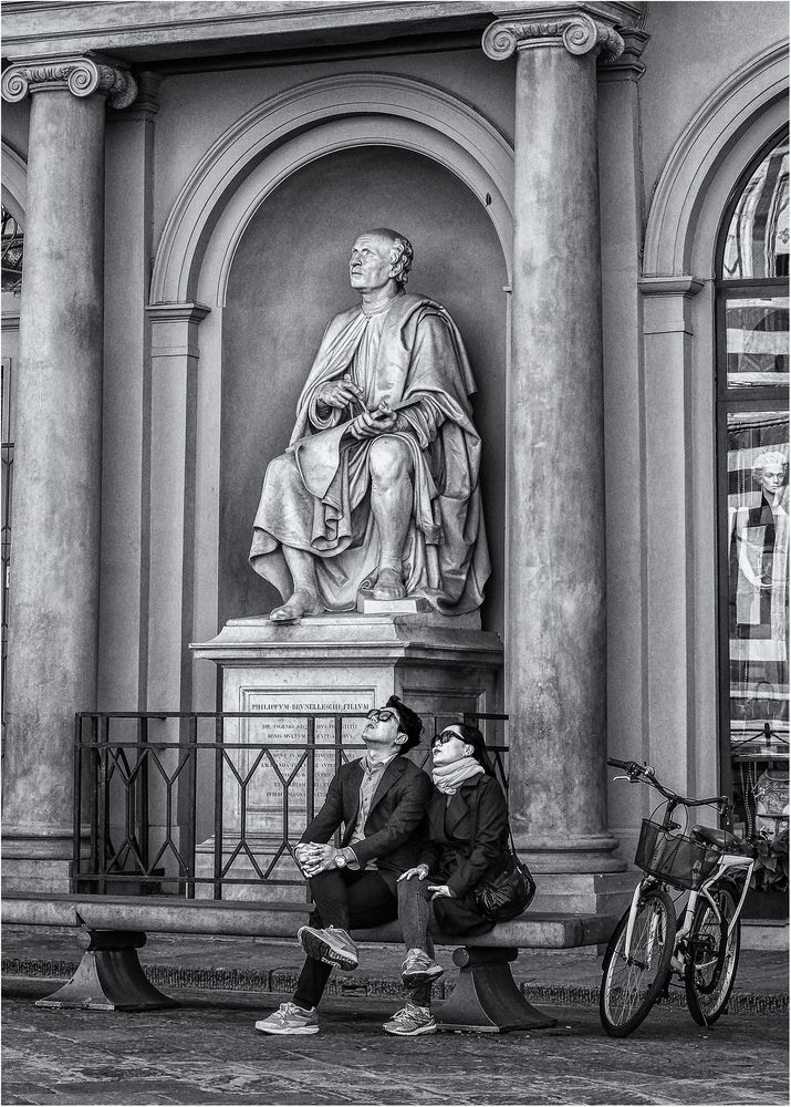 Tre  sguardi (solo all'apparenza) uguali