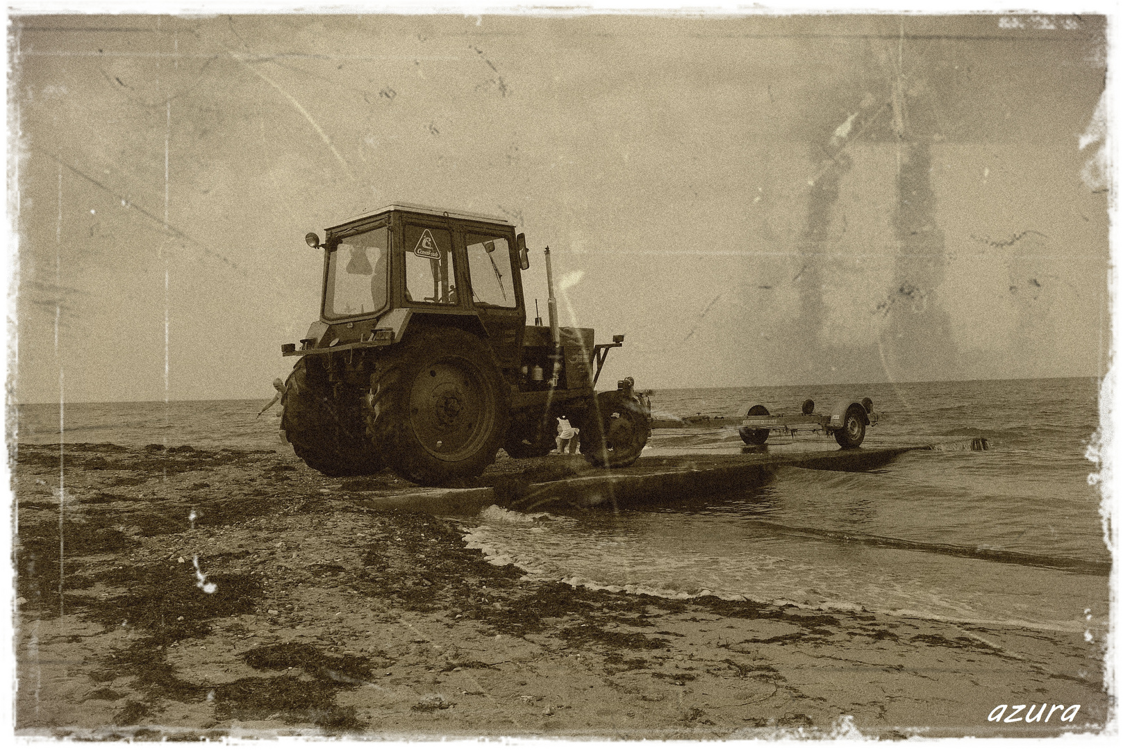 Trecker am Strand in Rerik