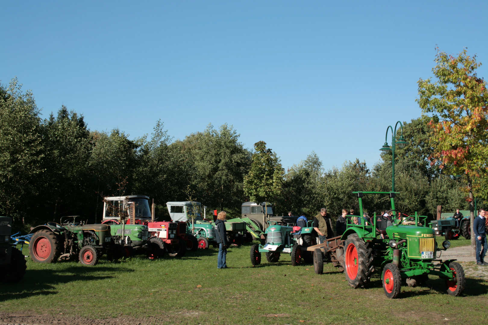 Trecker im Herbst