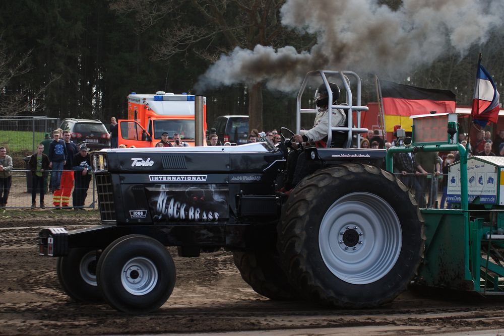 Trecker Treck in Wakendorf II 2013-2