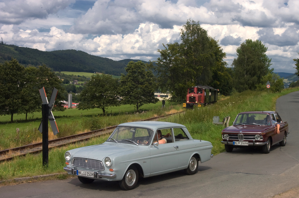 Treffen am Bahnübergang