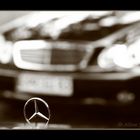 Treffen sich 2 Mercedes auf ´nem Feldweg