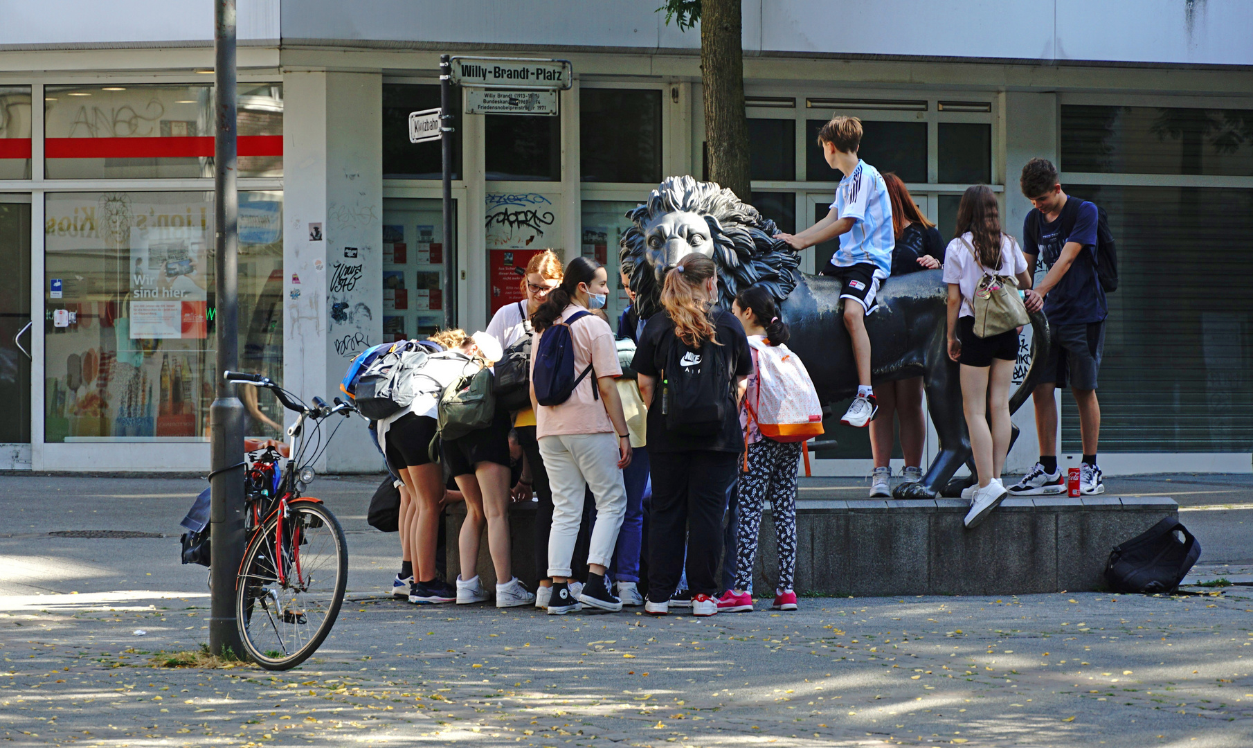 Treffpunkt  9 Uhr beim Löwen