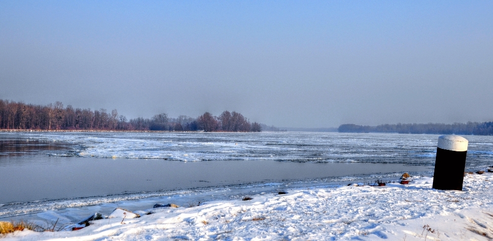 Treibeis auf der Donau - 12.Feb. 2012