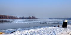 Treibeis auf der Donau - 12.Feb. 2012