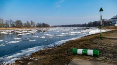 Treibeis auf der Elbe 2