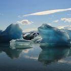 Treibende Eisberge auf dem Jökulsárlón