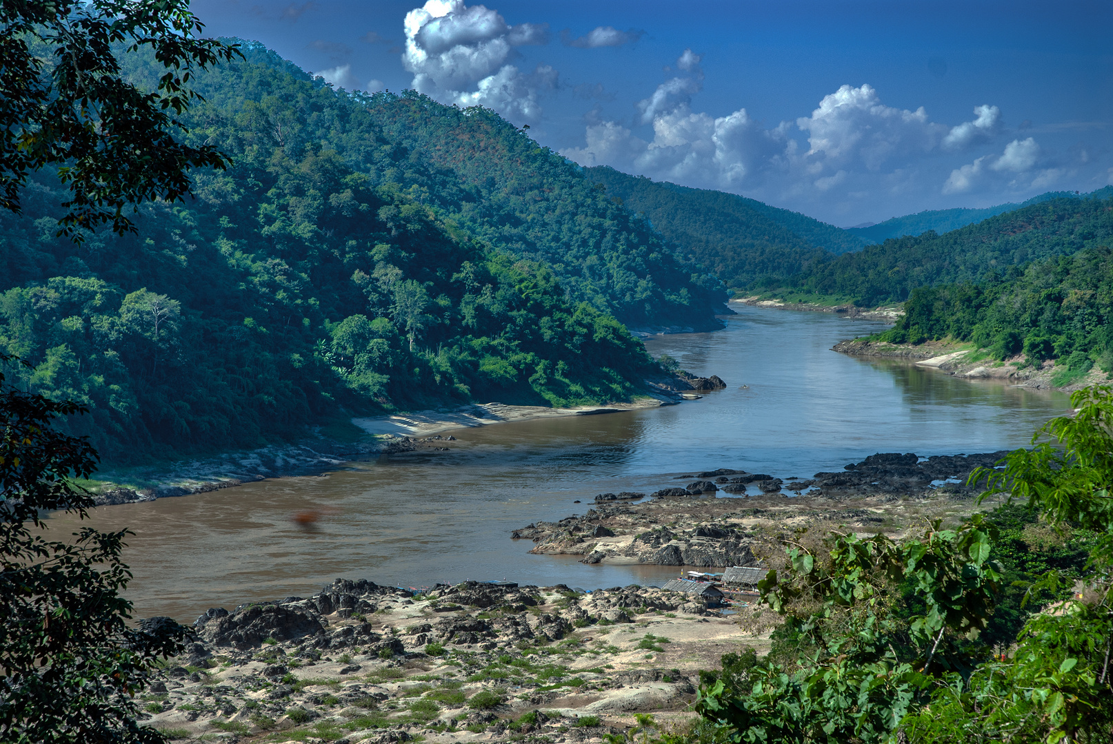 Trekking along the Salawin River