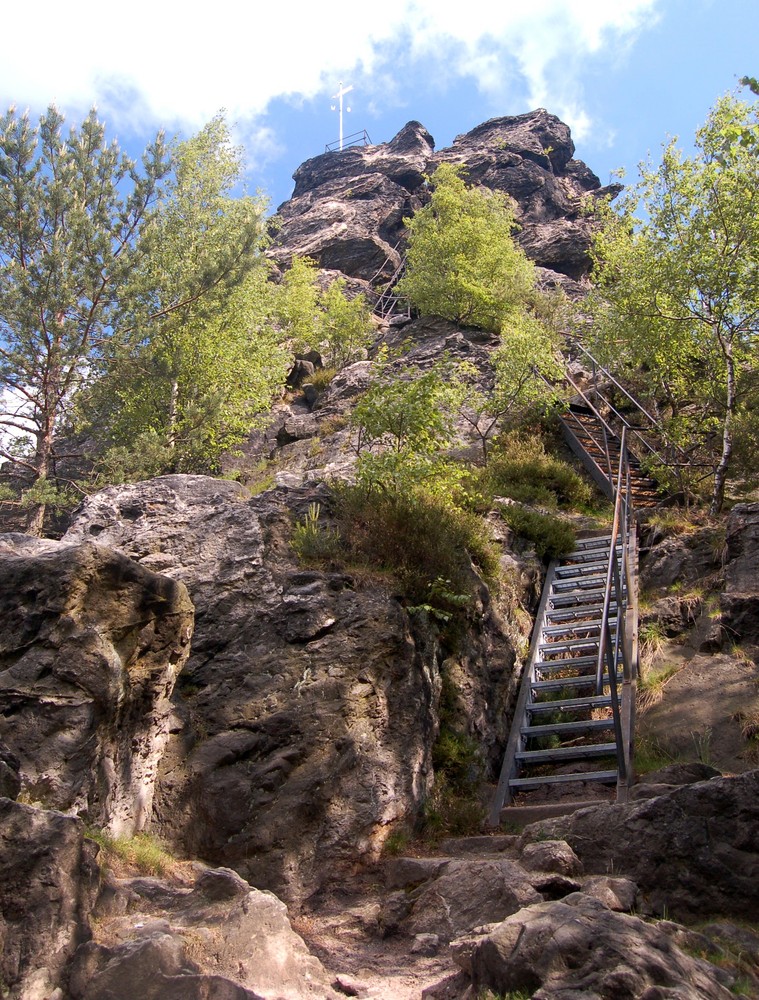 Treppauf zum Scharfenstein