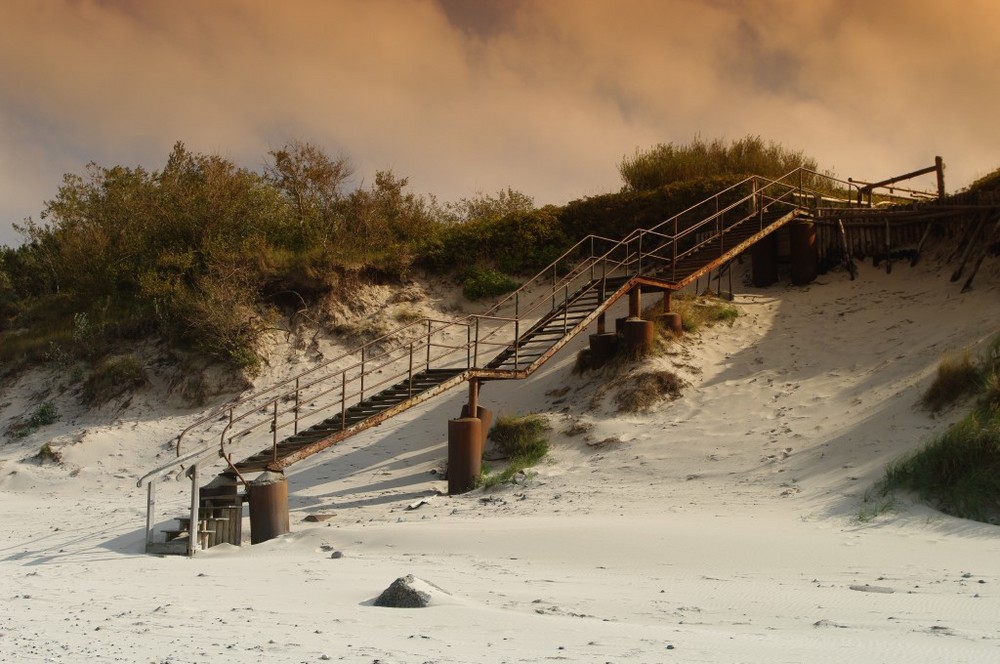 Treppe am Strand (Schwarbe)